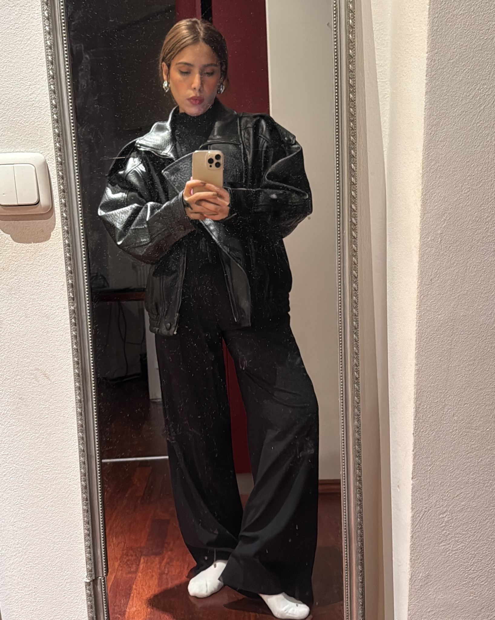 For those who loves black outfits , this leather is a must



#LTKdeutschland #LTKeurope #LTKwinter