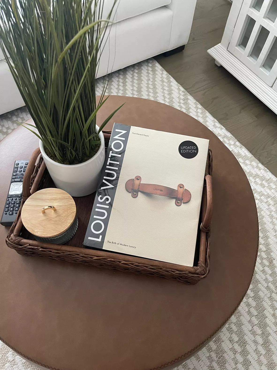 Louis Vuitton: The Birth of Modern Luxury [Book]