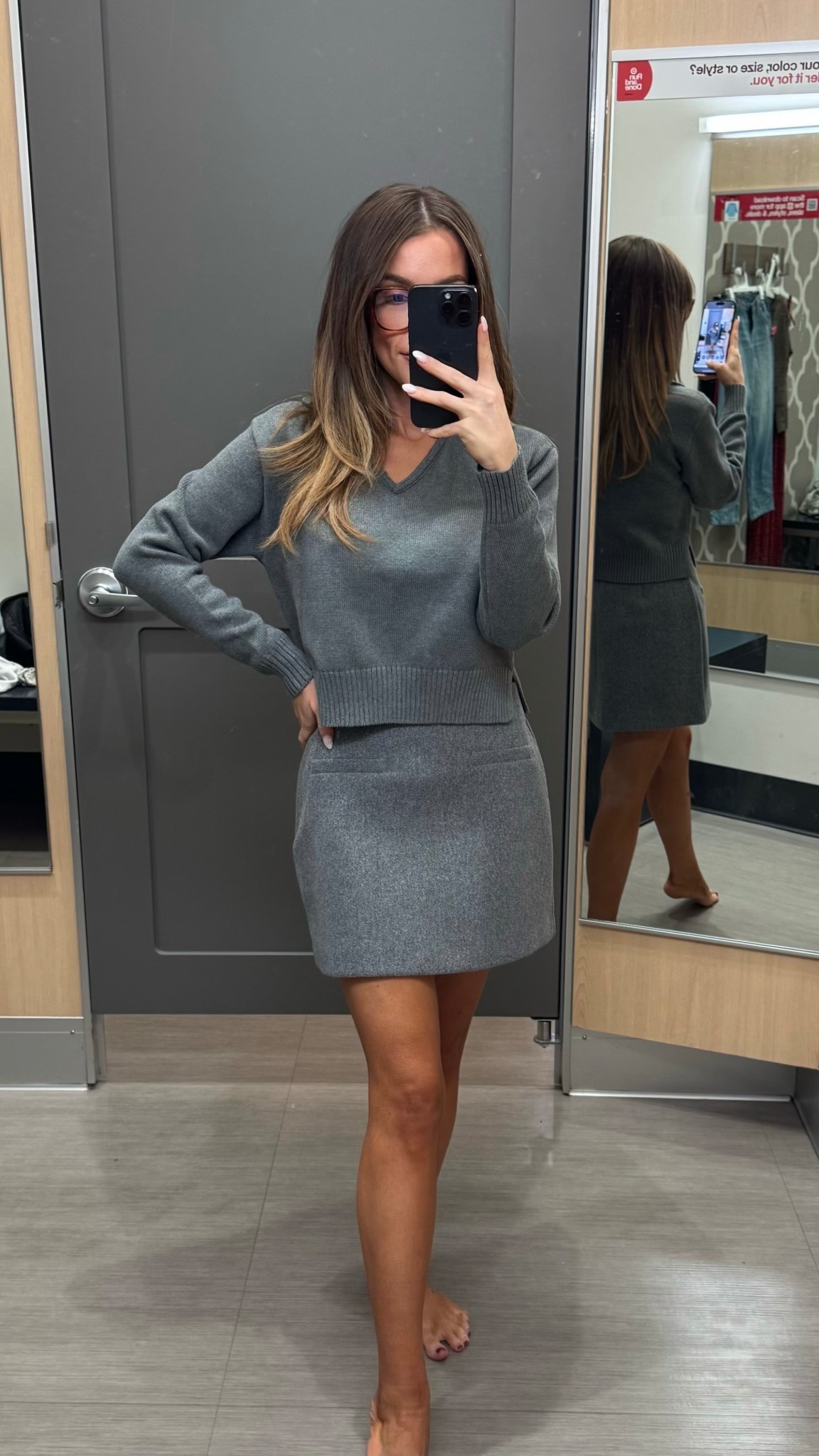 Wool blend skirt is so cute and great for workwear/headed into winter and the holidays! Does run big. This is a 2. Wearing XS in sweater.

#LTKFindsUnder50 #LTKSeasonal #LTKWorkwear