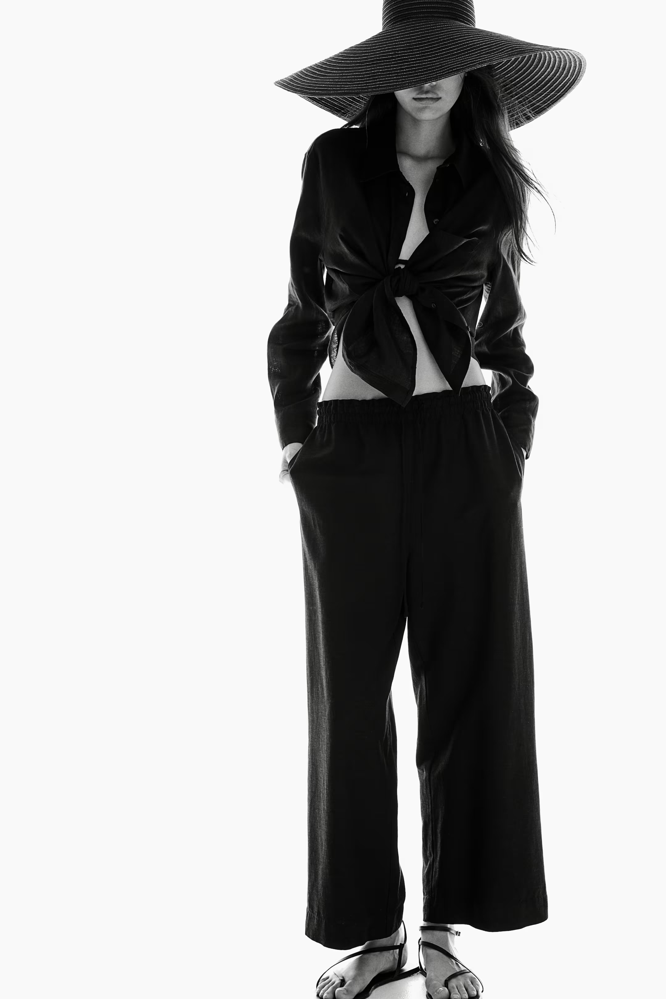 Linen-blend trousers - High waist - Ankle length - Black - Ladies | H&M GB | H&M (UK, MY, IN, SG, PH, TW, HK)