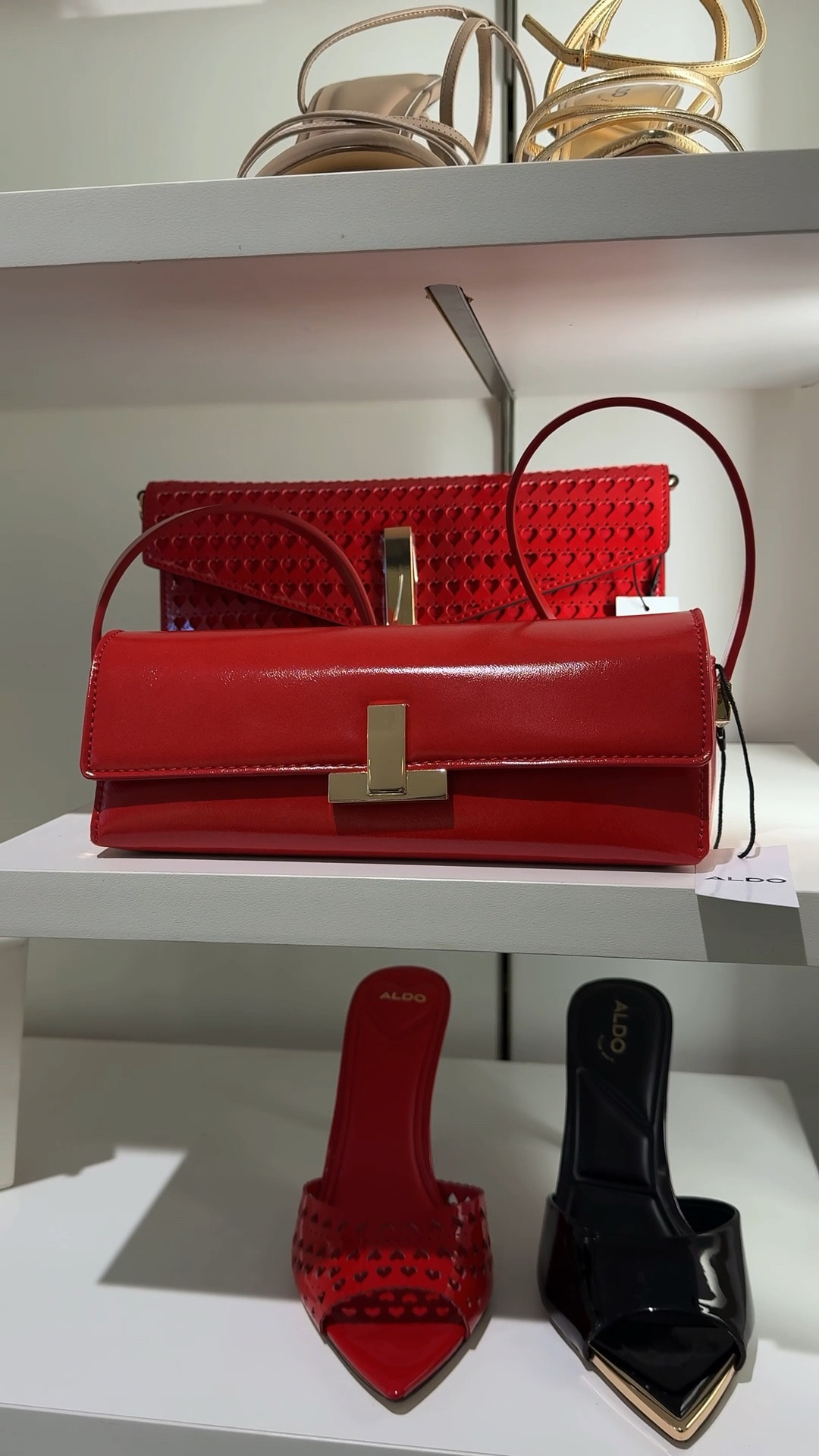 NEW ALDO red baguette shoulder bag arrival♥️

Perfect for date nights, girls night, and office looks. Chic, sophisticated, and easy to style!! 


#LTKvlog #LTKWorkwear #LTKSeasonal