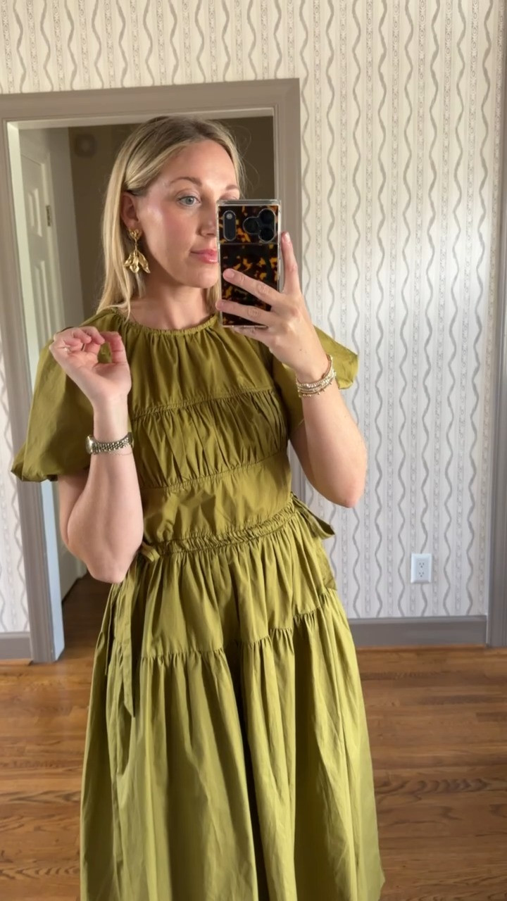 IN LOVE with this Citron dress from Tuckernuck & you won't believe the price!!

Wearing a size Medium in this dress! Fits True to size!

#Tuckernuck #FallDress #OOTD #TheSouthernSOurce 

 #LTKgrwm #LTKootd #LTKSeasonal