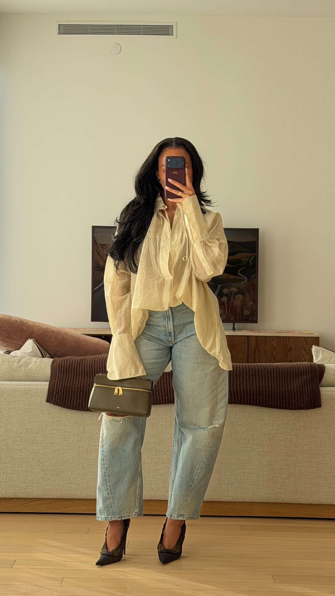 Spring is here! I’m wearing a small in the top and a size 6 in the jeans 

#LTKgrwm #LTKSeasonal #LTKootd