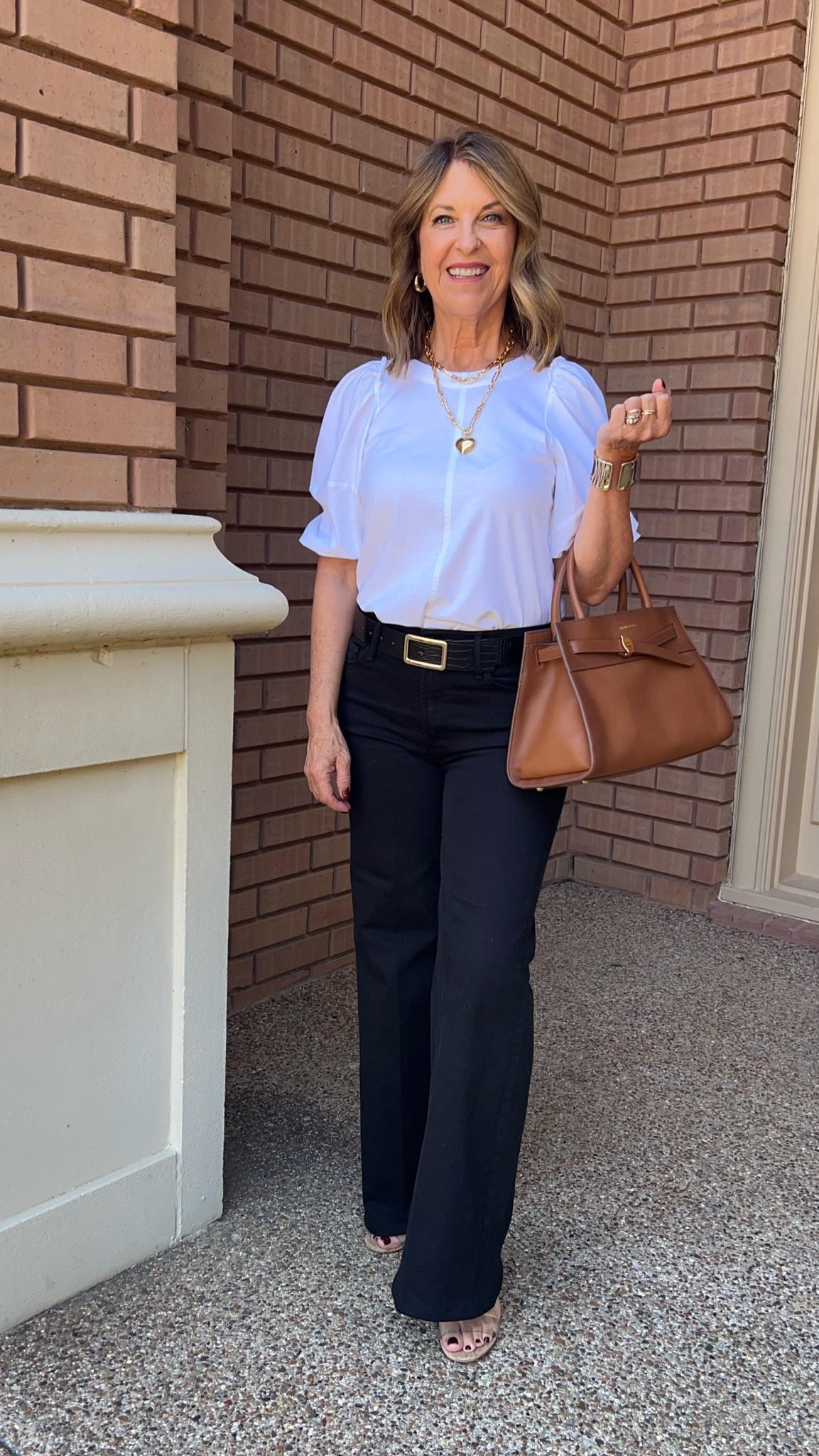 My outfit of the day! 
Madewell top
New Mother Twister jeans
Veronica Beard handbag
Schutz shoe
J.Crew necklace
Target belt

#LTKOver40 #LTKFindsUnder50 #LTKxMadewell