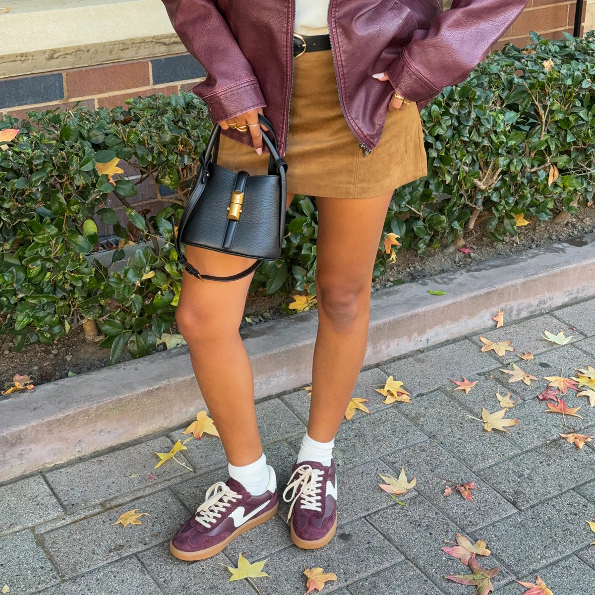 Notice Sneakers Cranberry Suede | DolceVita.com