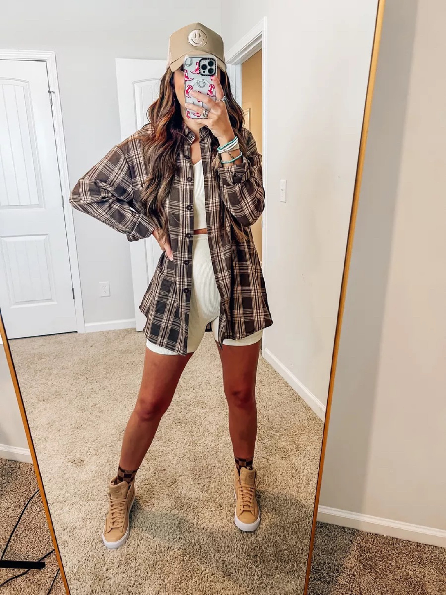 Women’s flannel shirt outfit idea that is giving comfy casual! The perfect fall outfit idea for 2023! Paired with Nike high top sneakers.
11/7

#LTKfindsunder100 #LTKSeasonal #LTKstyletip