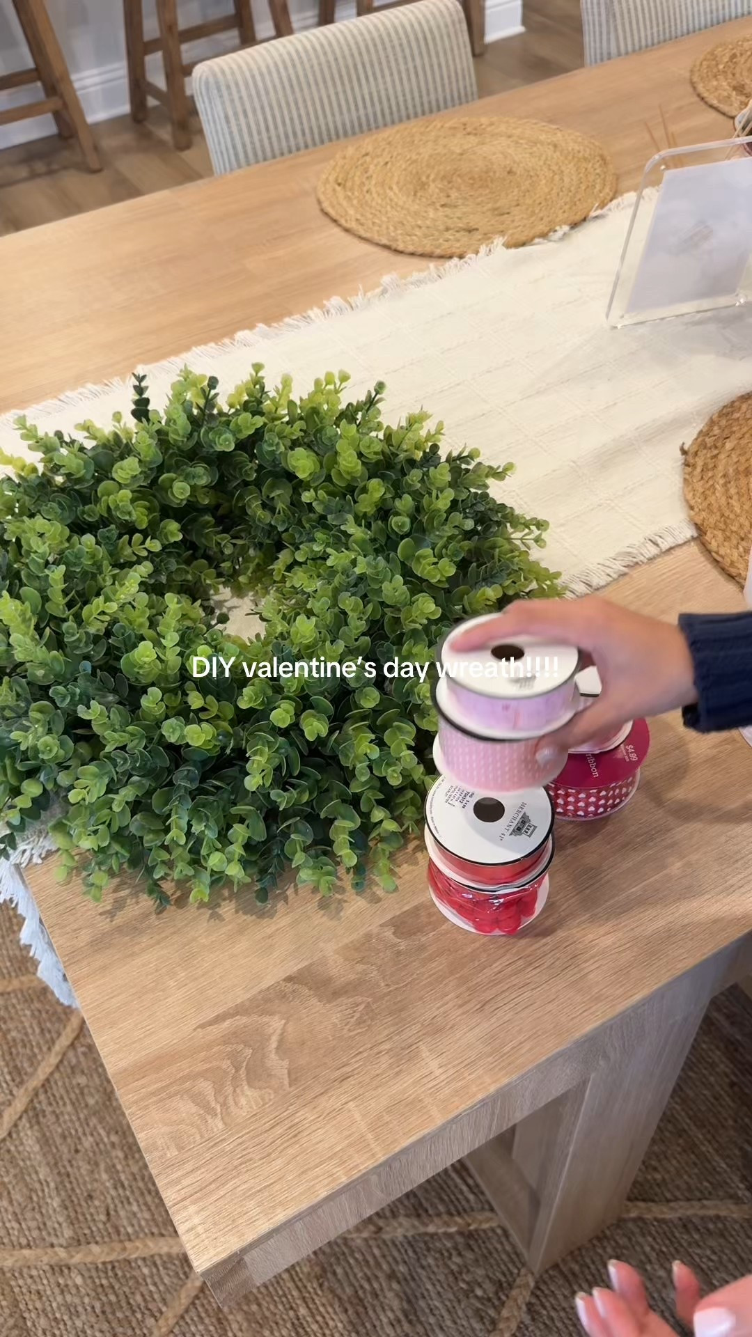 valentine’s day decor! DIY wreath with bows from hobby lobby 🩷❣️ 