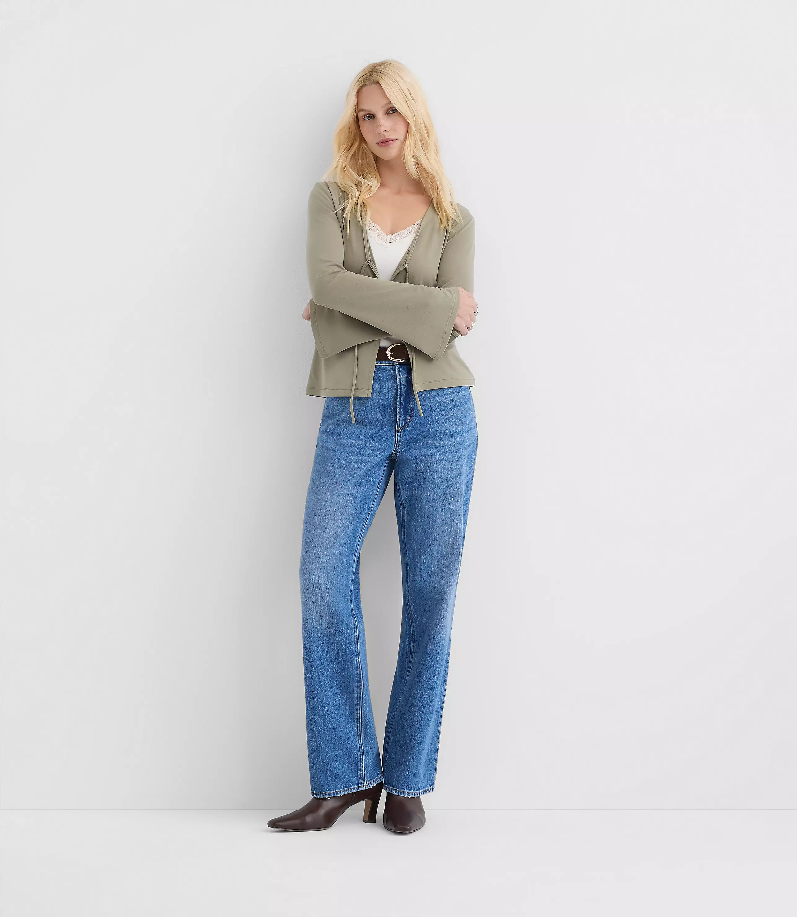 Rivete Mid Rise Relaxed Straight Jeans in Vintage Mid Wash | LOFT