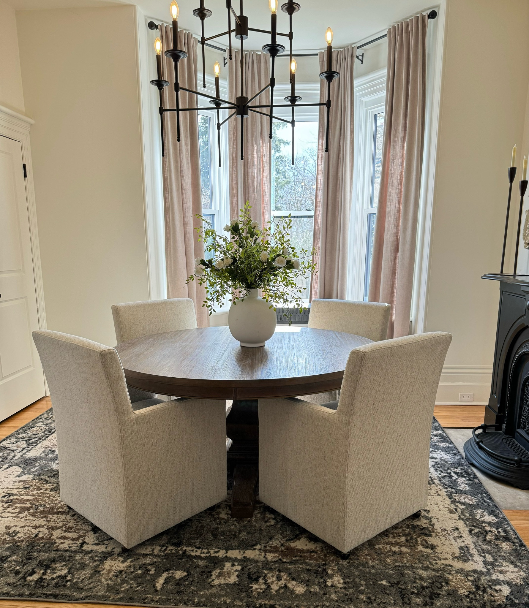 Dining room table 

#LTKhome #LTKsalealert #LTKVideo