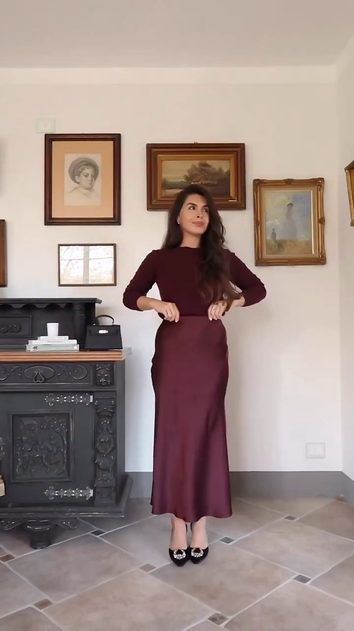 Autumn styling @lilysilk. What I’ll be wearing on repeat this season ad 

Get 20% off everything coupon code : Rosa20
Get 25% off the order over £380 (or $480 or €430) coupon code: Rosa25

All outfits linked over on my LTK 🫶🏼

#lilysilk #livespectacularly #fallfashiontrends #autumnoutfits #alessandrarosa

#LTKautumn #LTKworkwear #LTKluxury