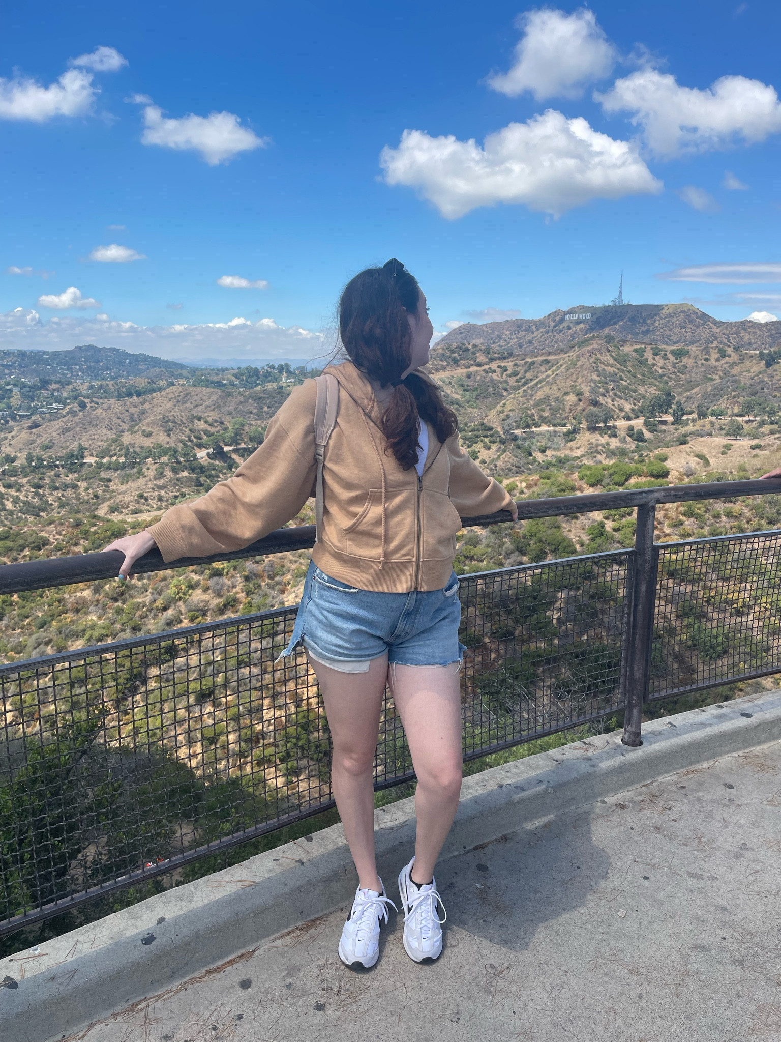 Look to my left and I see the Hollywood sign
Tourist
Los Angeles
LA
California
Hollywood
Scenic
Travel
Explore
Outfit
Outfits
Casual
Everyday Outfit
Hiking 
Trails
Zip Up
Hoodie
Shorts
Sneakers
Back to school
Affordable
Trends
Trendy
Trending
Young
Style
Instagram

#LTKBacktoSchool #LTKtravel #LTKunder50