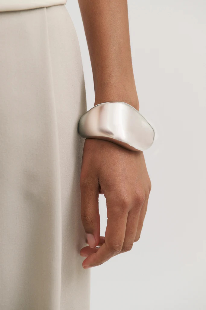 Thick Warped bangle | Henne