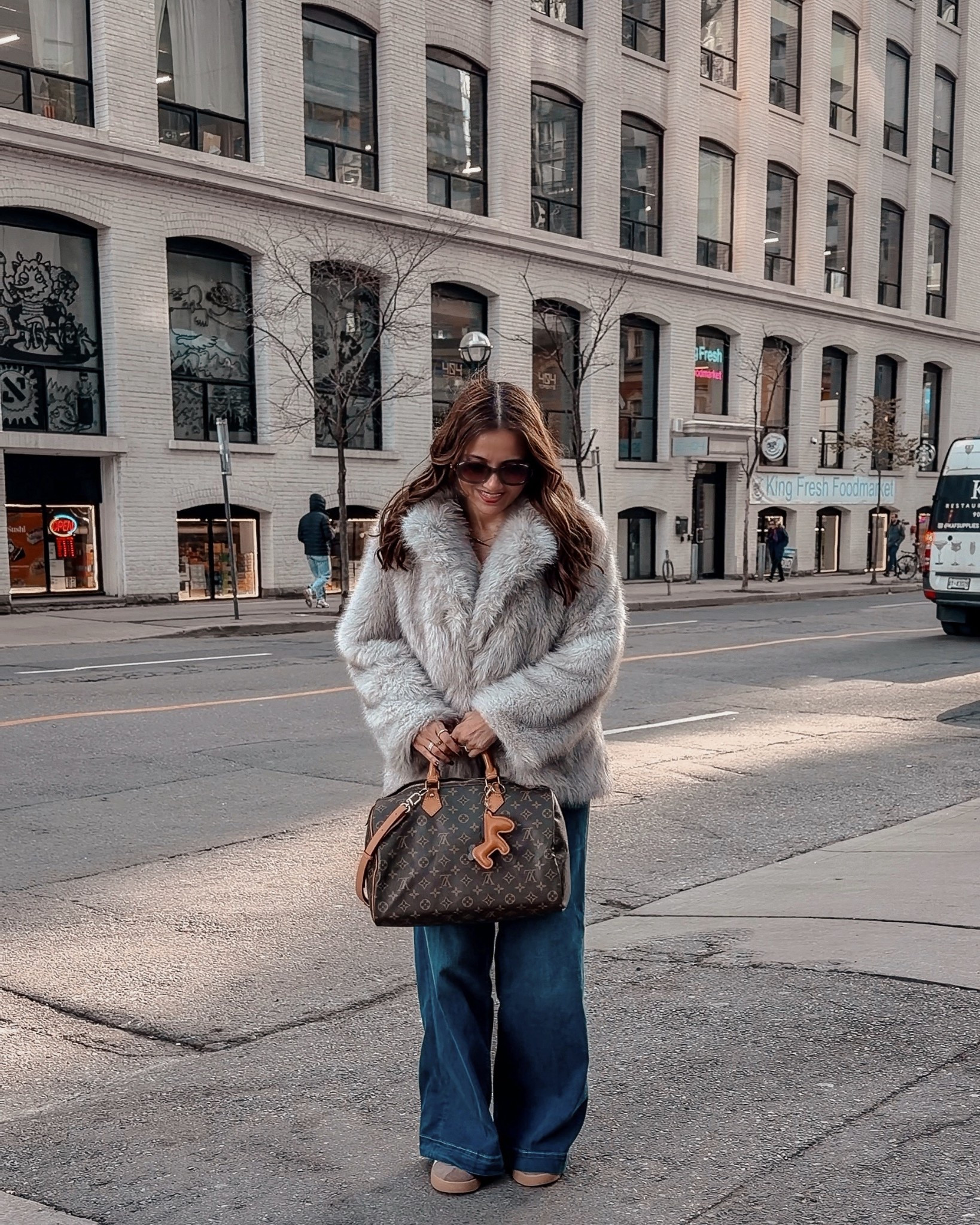 spanx EveryWear Wide Leg Jeans in poseidon 

#LTKcanada #LTKwinter #LTKfall