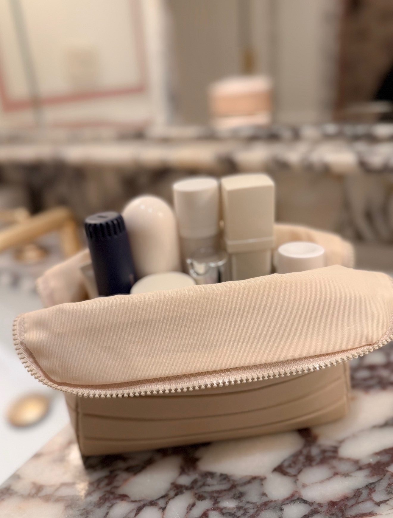 Makeup must haves  everyday women's fashion chic mom life Annbrstyle 

#LTKootd #LTKBeauty #LTKdayinmylife