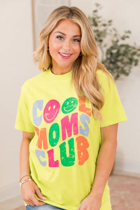COOL MOMS CLUB NEON OVERSIZED GRAPHIC TEE

#LTKstyletip #LTKGiftGuide #LTKfamily