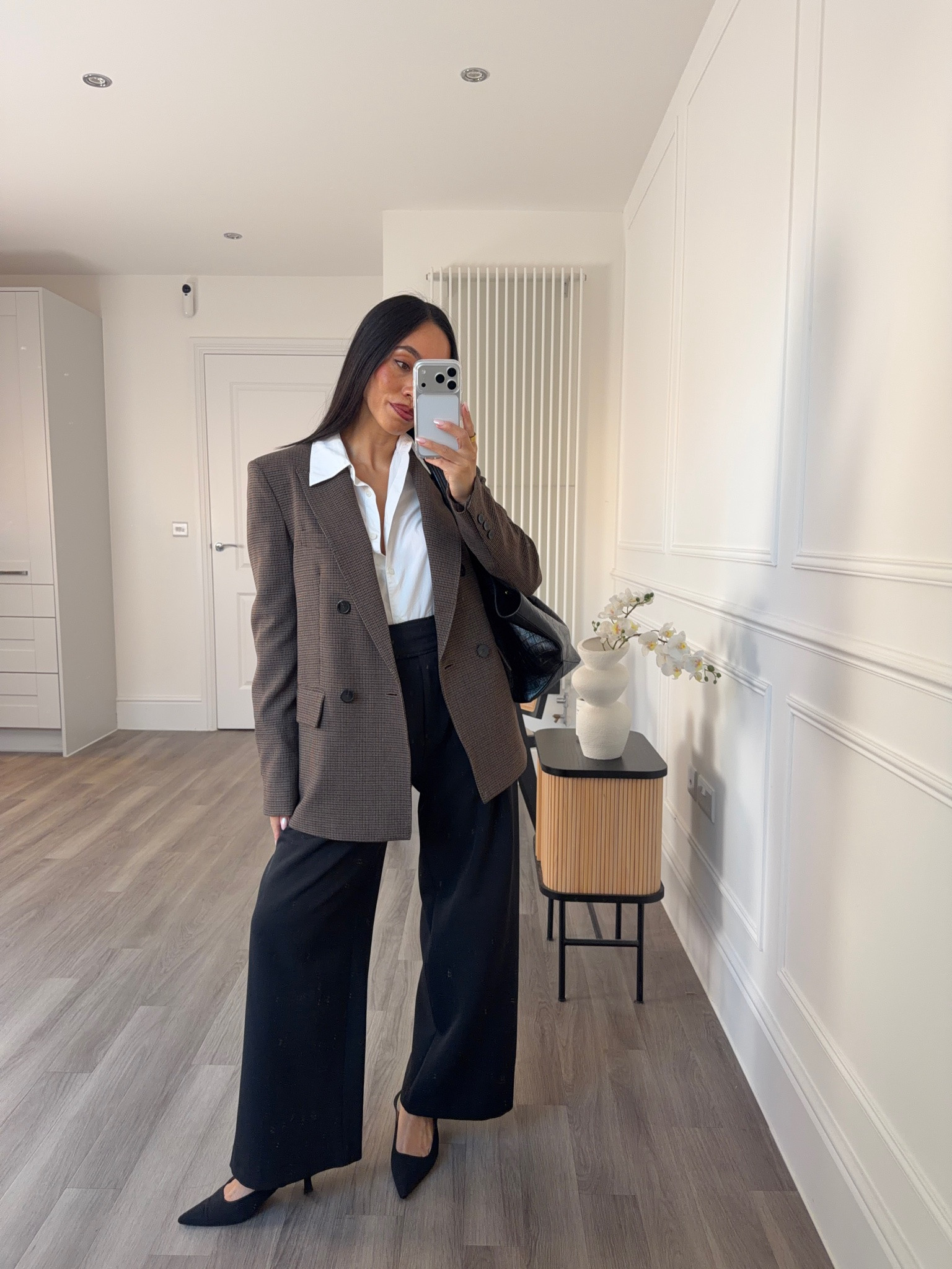 Autumn Outfits on Repeat 🍂 workwear office outfit, check blazer, shirt and tailored trousers
