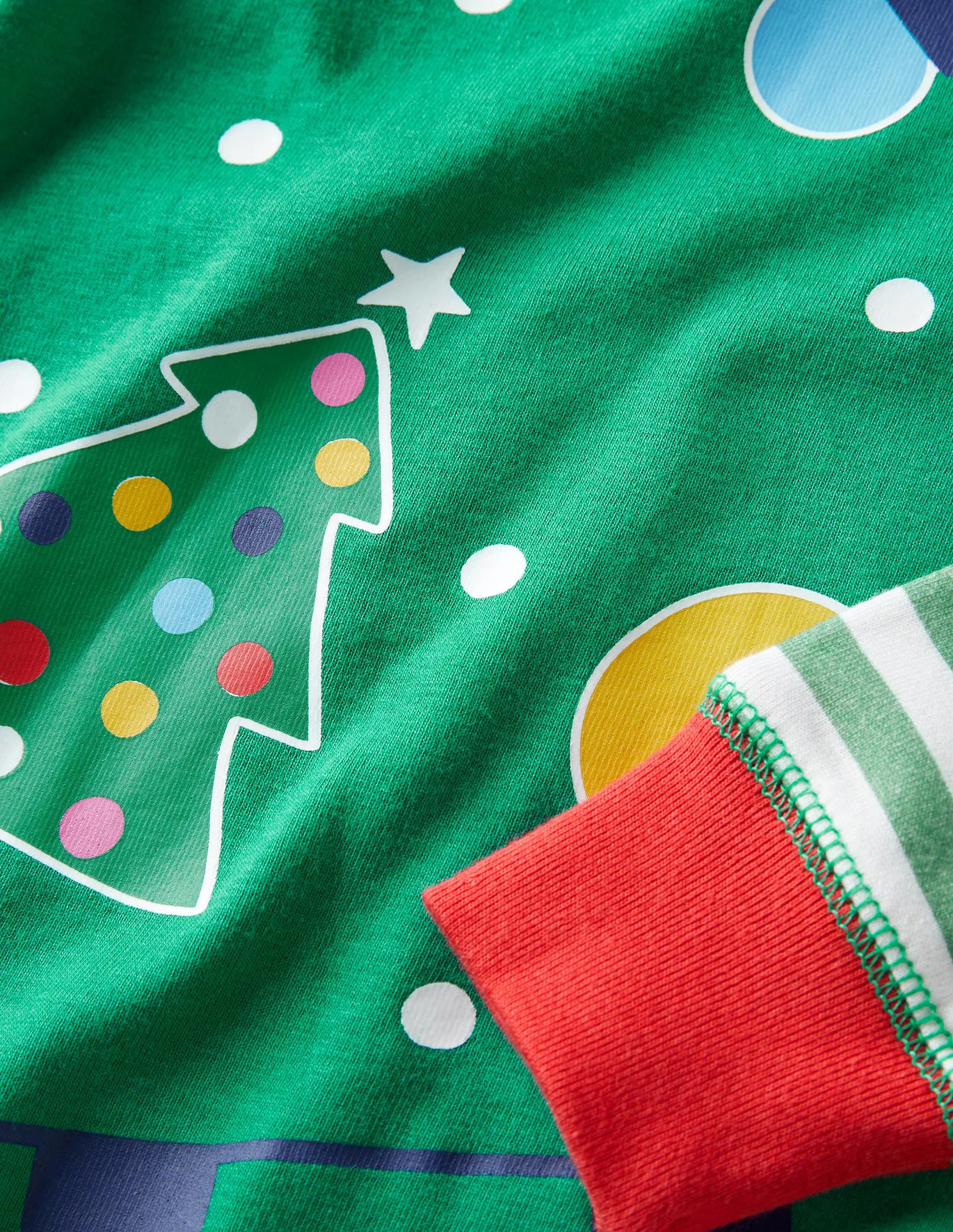 Snug Glow-In-The-Dark Pajamas - Shady Green Christmas Tree | Boden (US)