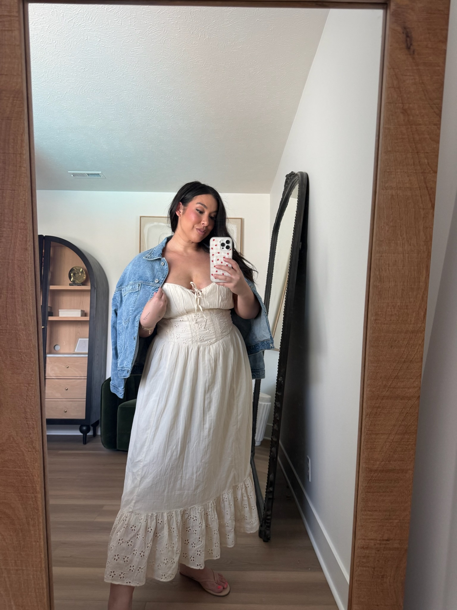 Midsize spring outfit! Size XL dress, size large jacket
-
-
-
Casual outfit inspo, curvy outfit inspo, curvy jeans, flowy dress, midsize fashion, midsize style, size 14, size 16, 