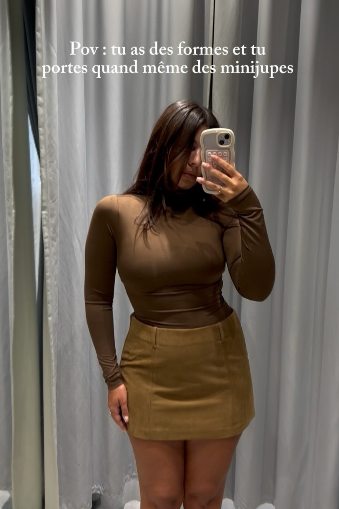 Ce n’est pas parce que tu as des formes, des hanches, des fesses que tu ne peux pas porter des minijupes ! Tu as le droit de porter ce que tu aimes et veux 🤎

#hm #newcollection #bodypositive #femmesavecdesformes #miniskirts #tendance #outfit #ideedelook #falllooks