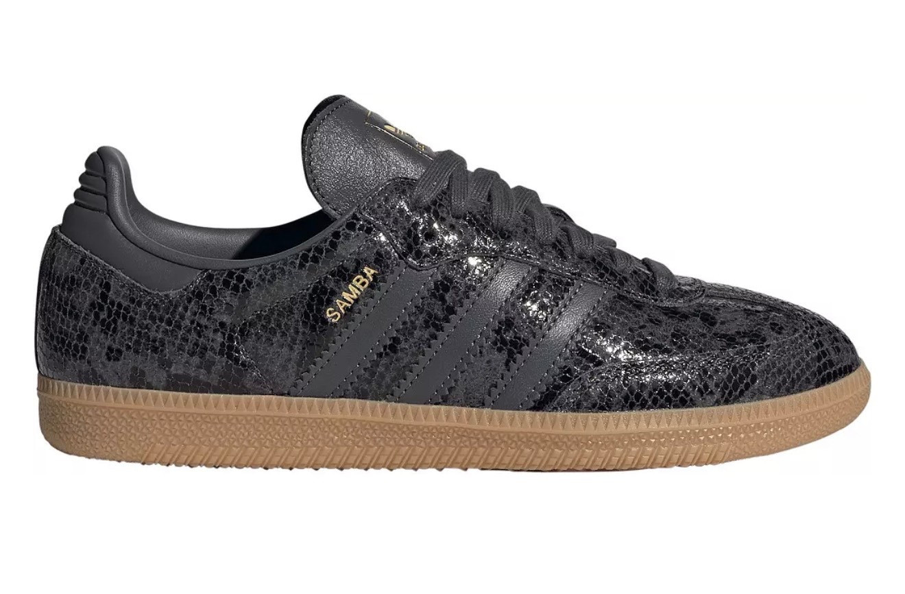 Croc Sambas
#shoecam

#LTKActive #LTKmomlife #LTKootd