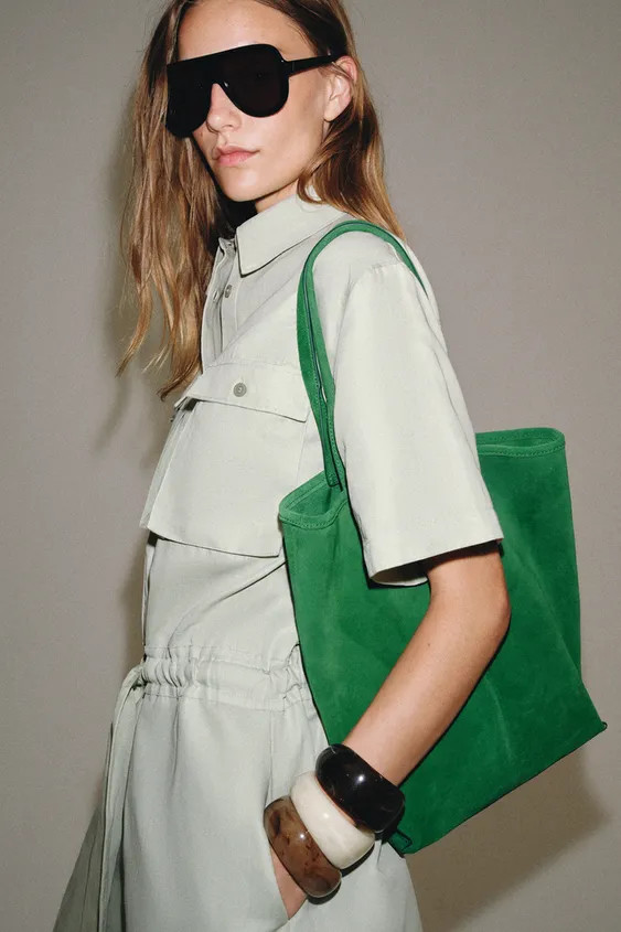 Pack of three rigid bracelets made from coloured resin. | Zara UK