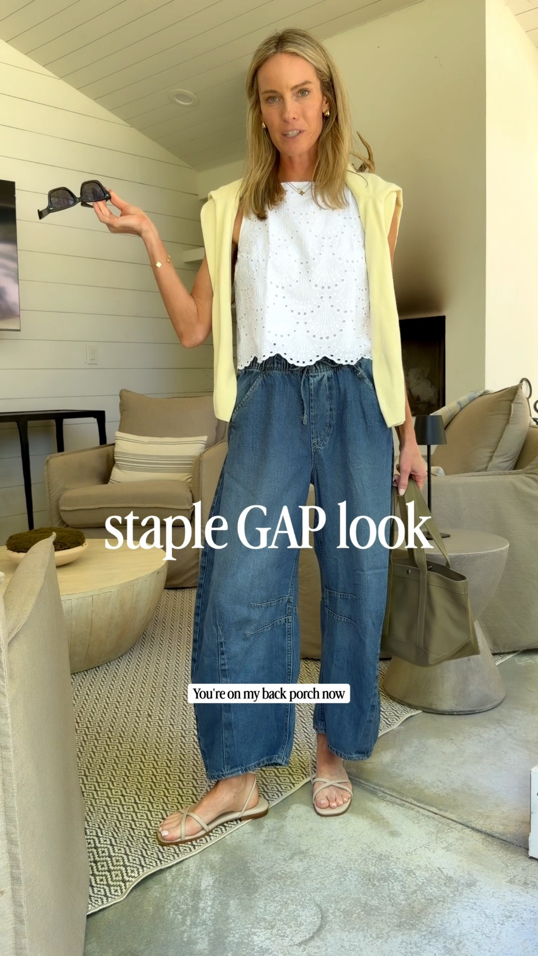GAP looks always win for me! The lightest jeans and a must have shell top is a great staple uniform. Take 50% off your purchase from 4/22 - 4/28! 

Size small jeans / small tops 
( size 26 in jeans too ) 

@gap #howyouweargap #gappartner

