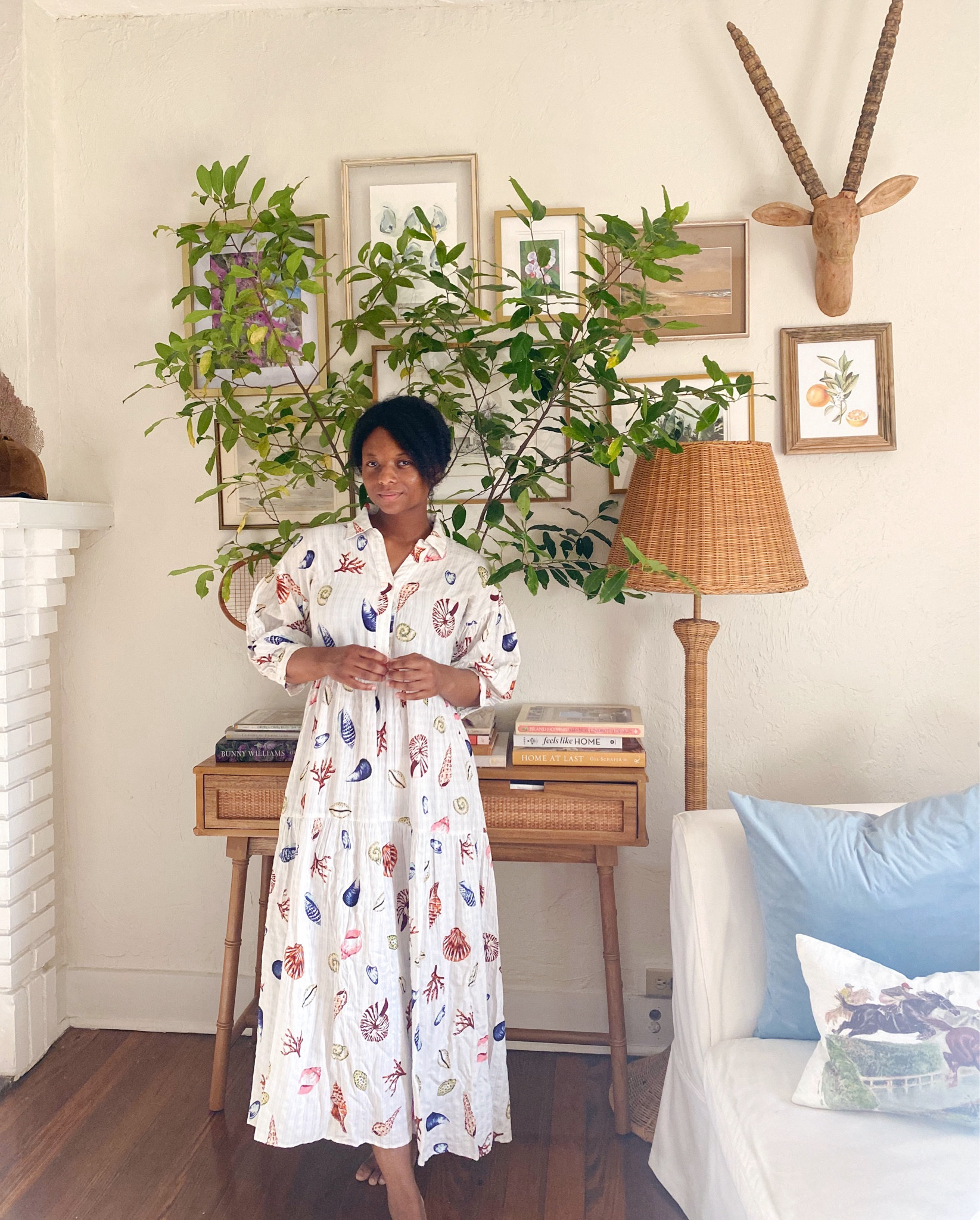 Flowy and comfy dress for summertime. Runs roomy. Wearing an xs. I recommend wearing nude or dark undergarments 🤭can be used as a coverup l

#LTKStyleTip #LTKSeasonal