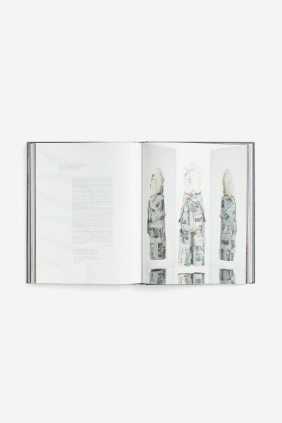 Christian Dior: Designer of Dreams | H&M (FR, IT, ES, PT, BE)