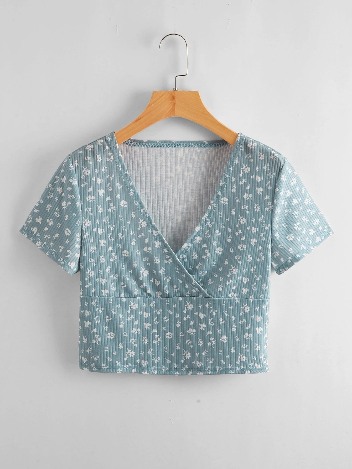 Ditsy Floral Surplice Crop Tee | ROMWE