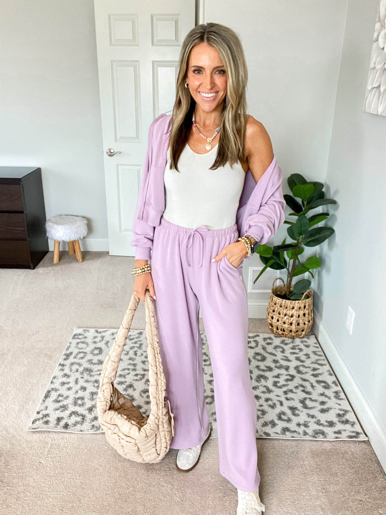 The coziest soft fleece material!🙌 comes in several colors! Perfect for travel or weekend casual ✈️ Wearing xs

#LTKSeasonal #LTKmomlife #LTKootd