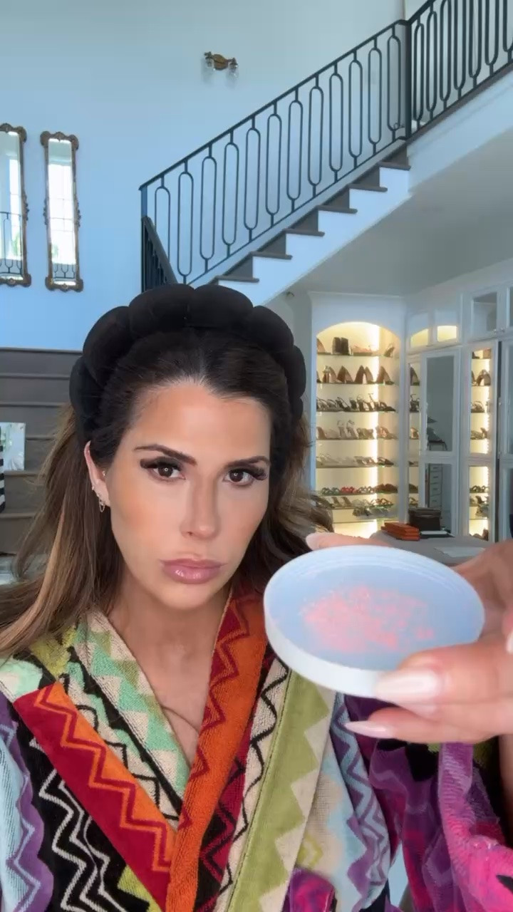 Kosas Mini Cloud Set Loose
Translucent Talc-Free Setting +
Blurring Powder Translucent Candy

#LTKBeauty #LTKgrwm #LTKmorningroutine
