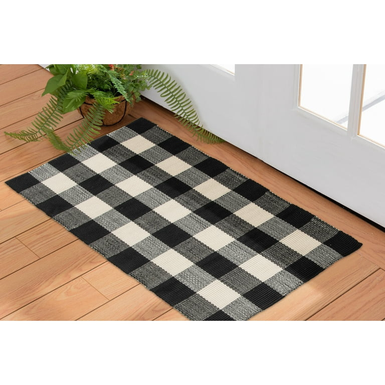 Mainstays 24" x 36" Black & White Outdoor Layering Rug | Walmart (US)