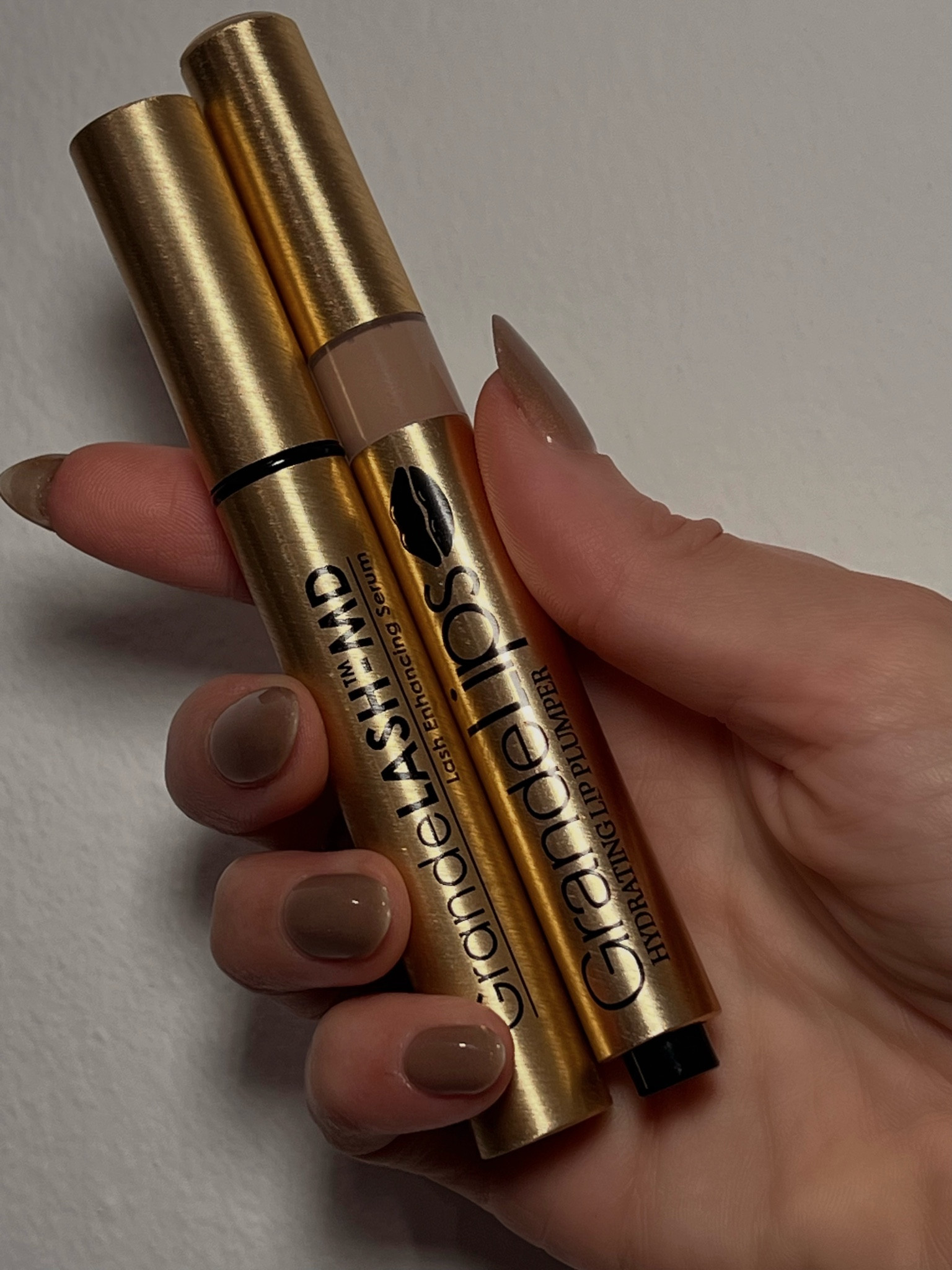 Just got these in! Going to test out this lash growth serum (reviews are amazing! - will report back) and this lip plumping gloss. Sets are 25% off today! You can follow along on my IG @drluxy. 

Lash growth serum 
Lip plumping gloss 
Summer 
Clean girl makeup 
No makeup makeup 
Beauty 
Neutral lip 





#LTKsalealert #LTKFind #LTKbeauty