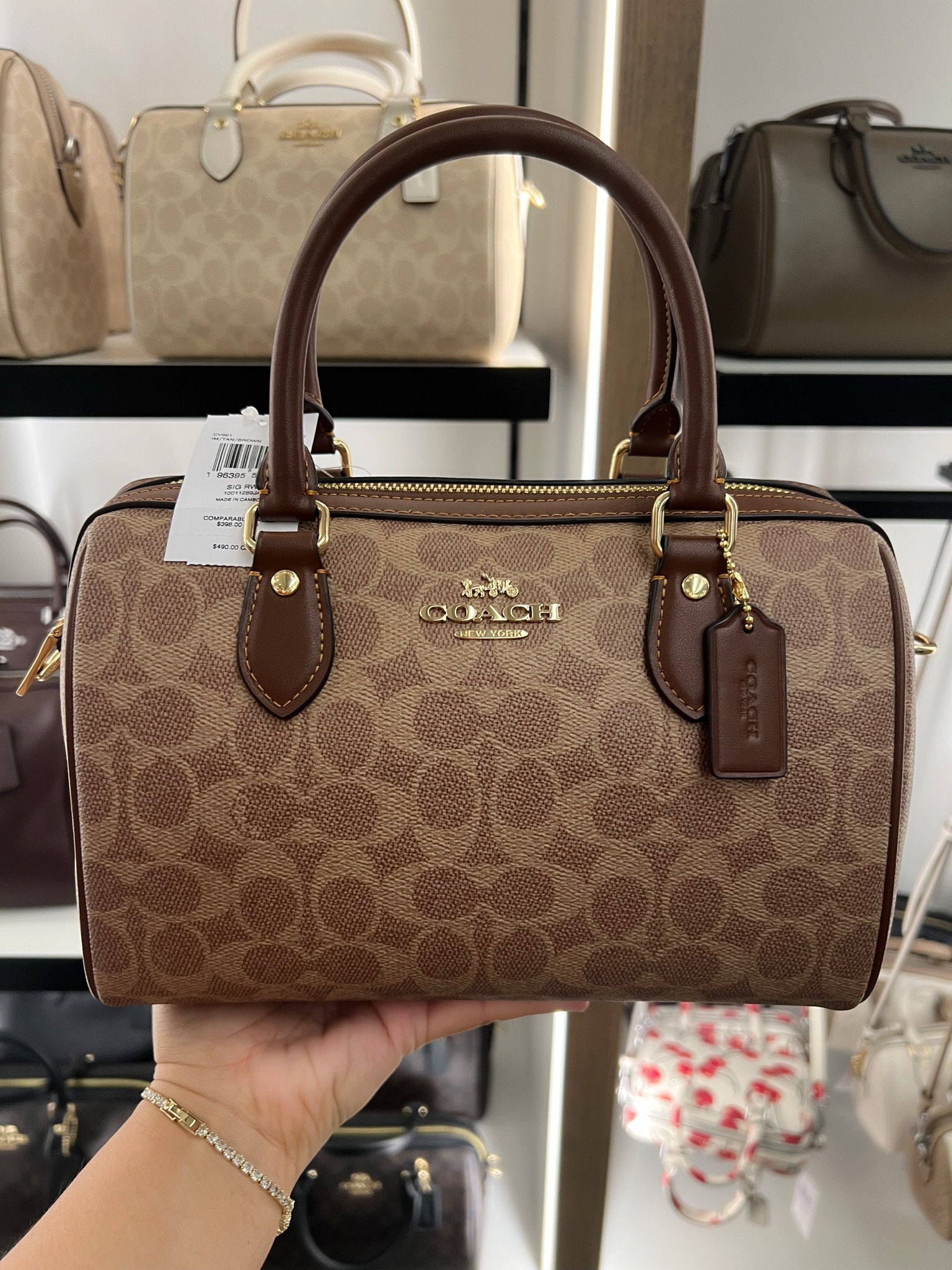 #coach #coachoutlet #rowan #handbag #purse #crossbody #brown #neutral

#LTKMostLoved #LTKSaleAlert #LTKItBag