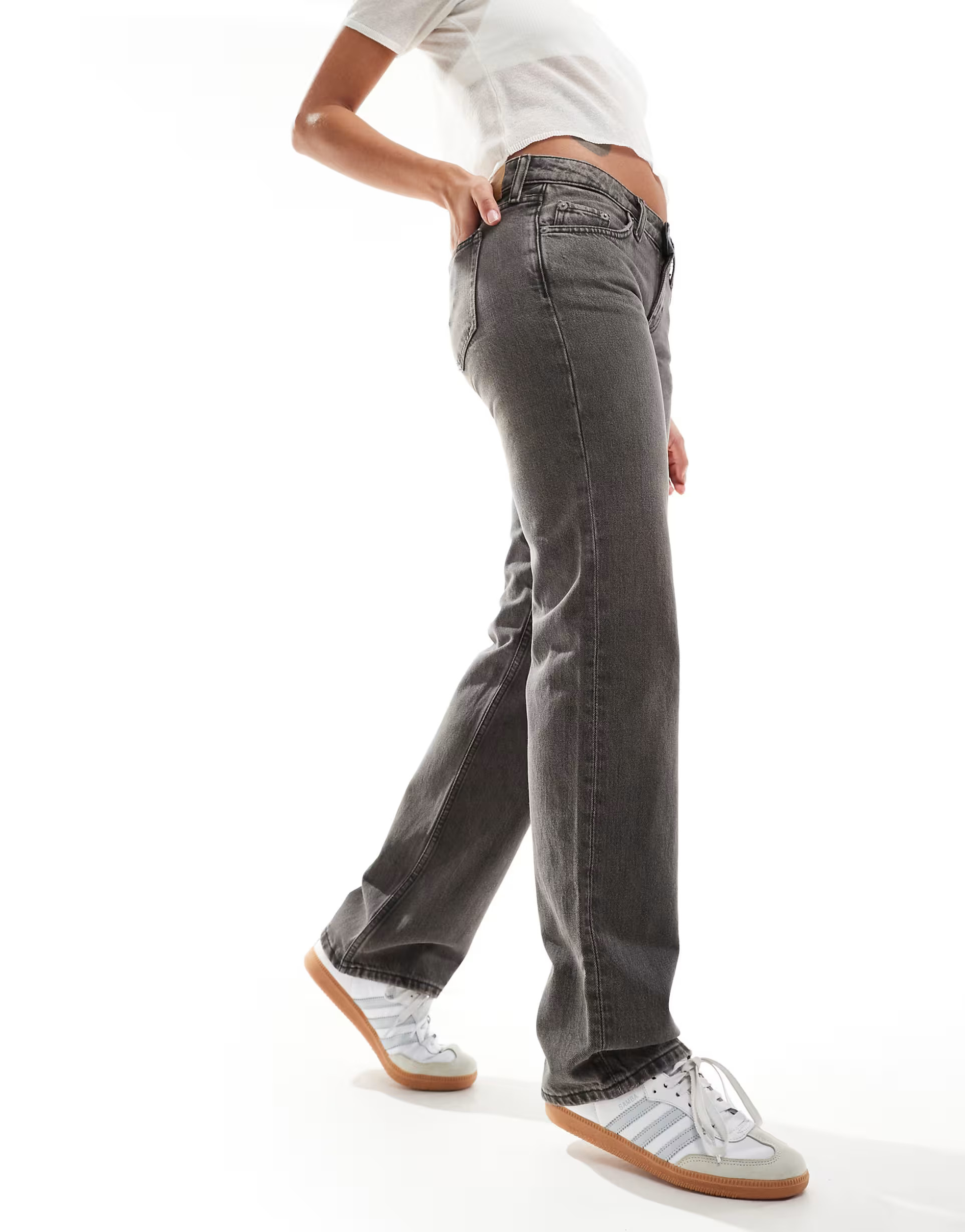 Weekday Arrow low waist regular fit straight leg jeans in clay grey | ASOS (Global)