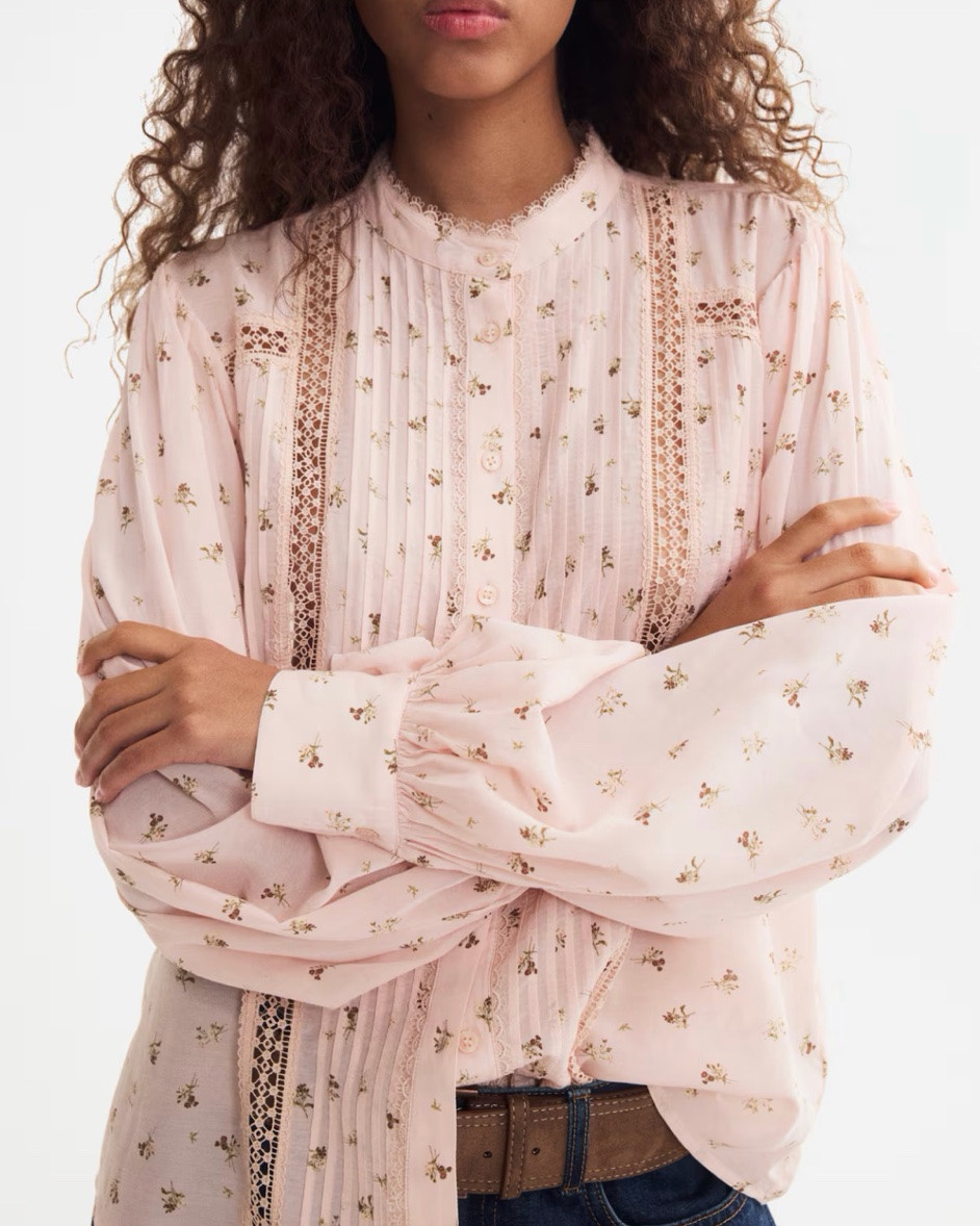 Blush pink floral button up blouse

#LTKSeasonal