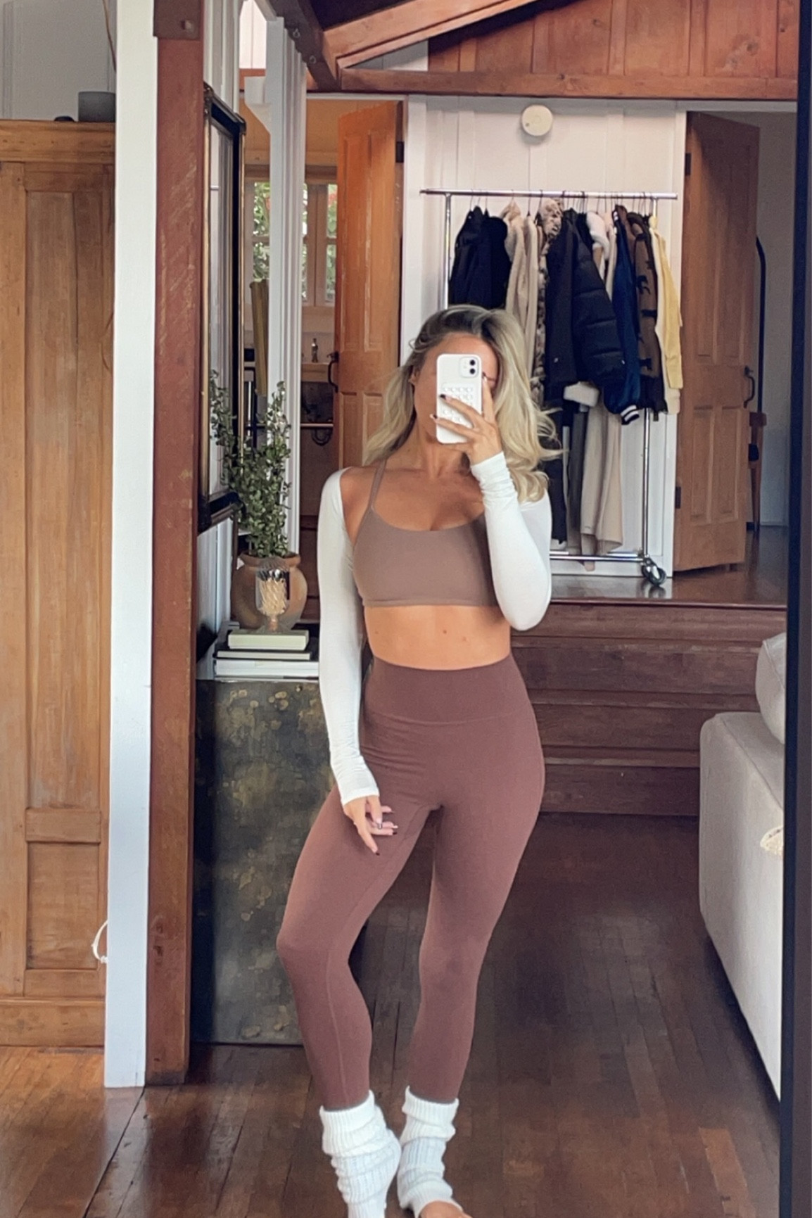 Size s in everything - fits true to size! 

#LTKfindsunder100 #LTKstyletip #LTKfitness