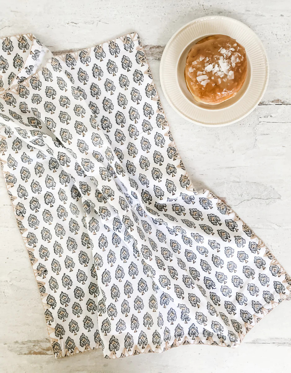 Trillium Napkins - set of 4 in Shenandoah | August Table