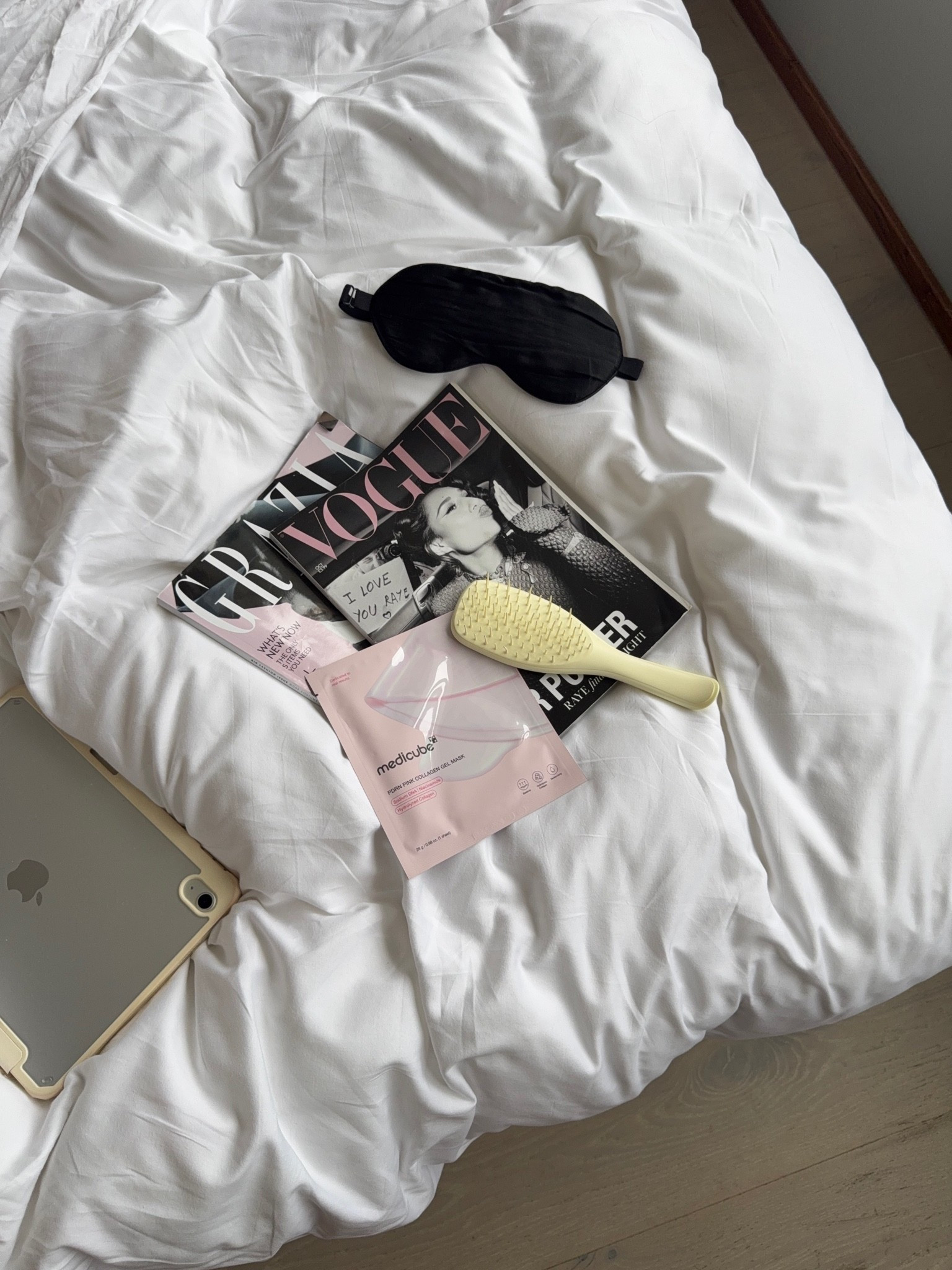 Cosy vibes 🤍

#LTKbeauty #LTKhome #LTKautumn