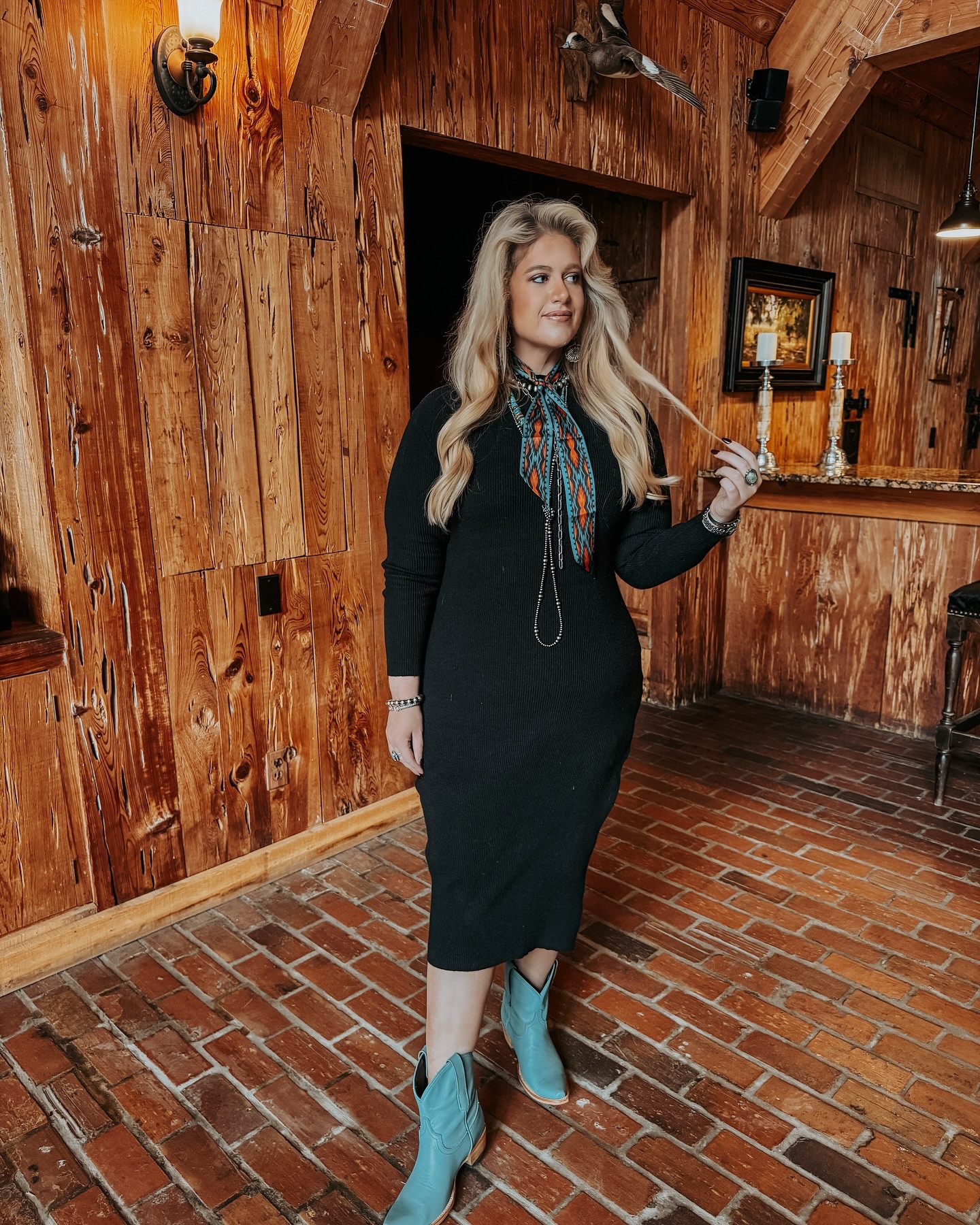 Dopamine dressing, but make it western

So l’m all about delusional confidence, but some days your feeling down! Yesterday I was in that head space, and I said “no mam”, put something on that made me happy and worked with my friend’s baby shower theme!

Twilly: @heelsnspurs 
Jewelry: @thebijouxfab code tomkow
@hespera 
@ruidosotradingpost 
Dress: linked in my Amazon 
Booties: @lane.official 

#OOTD #western #westernfashion #cowgirl #lovemylanes #bluebottoms @Feed Me Gems