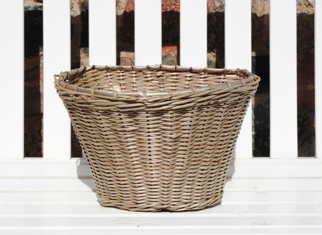 1970s Wicker Bike Basket, Vintage Bicycle Basket Plastic Wicker, Very Sturdy - Etsy | Etsy (US)