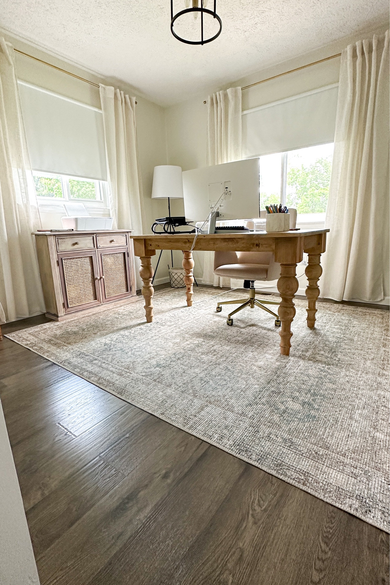 Shop my loloi home off rug!

Home office. Home office decor. Loloi rug. Vintage rug. Cream curtains. 

#LTKstyletip #LTKhome #LTKFind