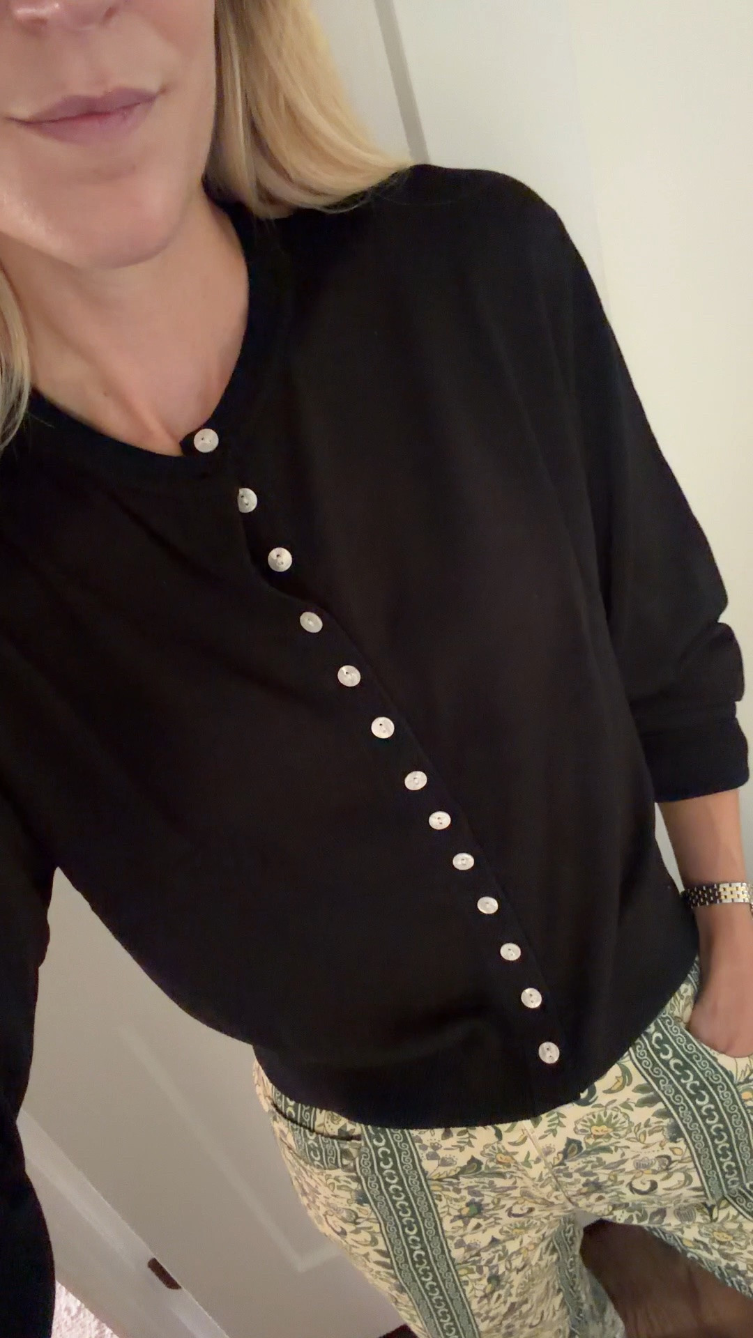 Sometimes the $40 cardigan exceeds your expectations!! Love the contrasting buttons on this one and it’s so soft. Wearing size small

Also linking the blazer that I ordered with it!

#LTKTall #LTKWorkwear