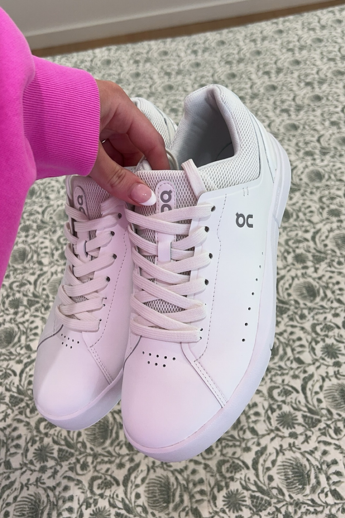 My new white sneakers!! They are SO comfy and fit tts. 
I got them from Scheels and they came in in 2 days!! 
These are the all white. 
Linked exact pair!🫶🏼🤍

#LTKShoeCrush #LTKStyleTip #LTKWorkwear