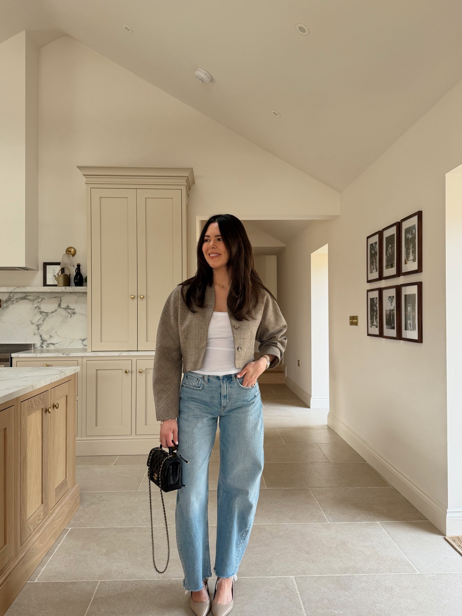 Perfect outfit for a friday brunch 

Zara, Abercrombie jeans, barrel jeans, kitten heels, blazer, spring outfits 

#LTKuk #LTKsummer #LTKspring