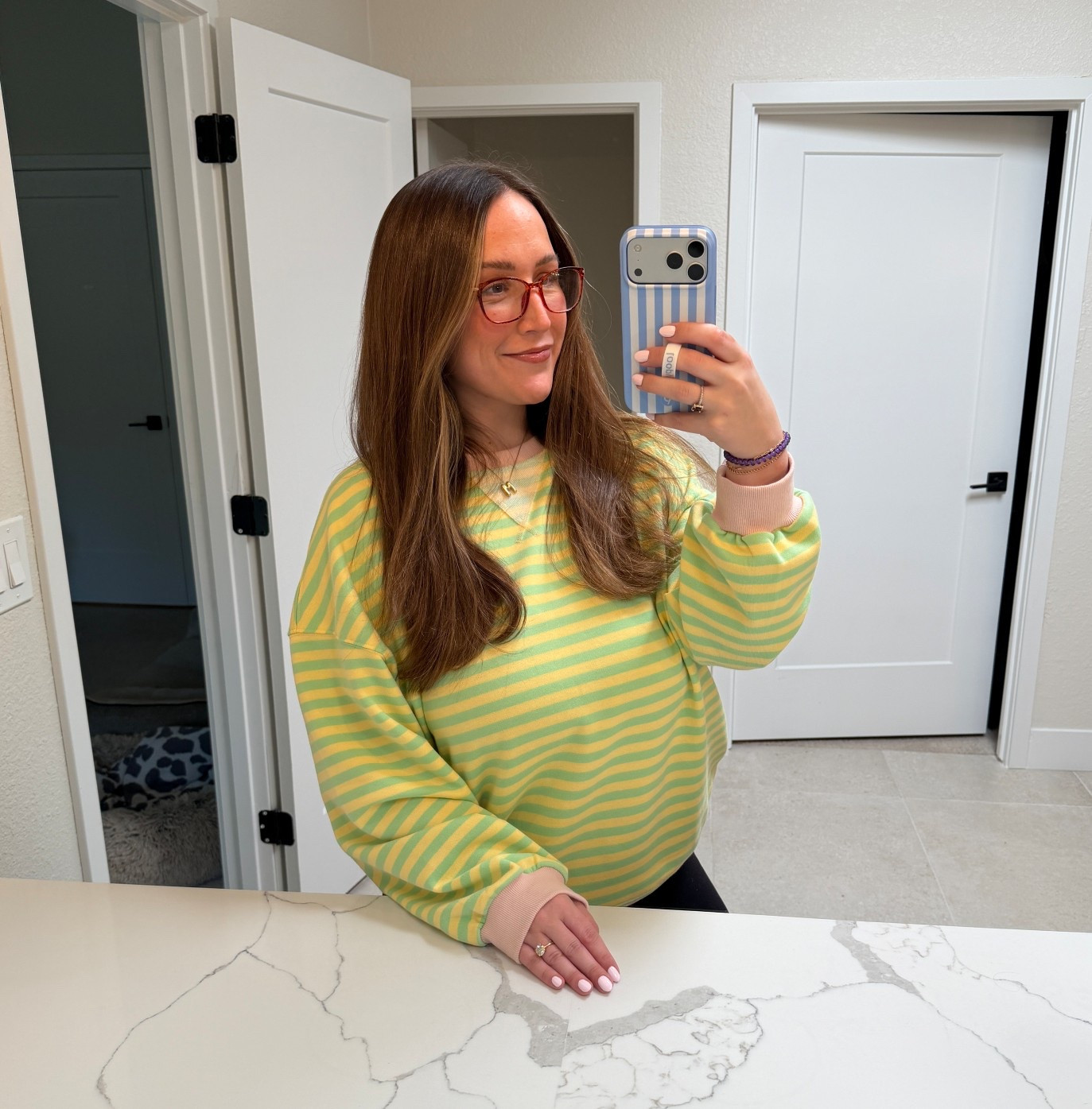 Amazon Sweater Alert 🤍

#LTKmomlife #LTKootd #LTKgrwm