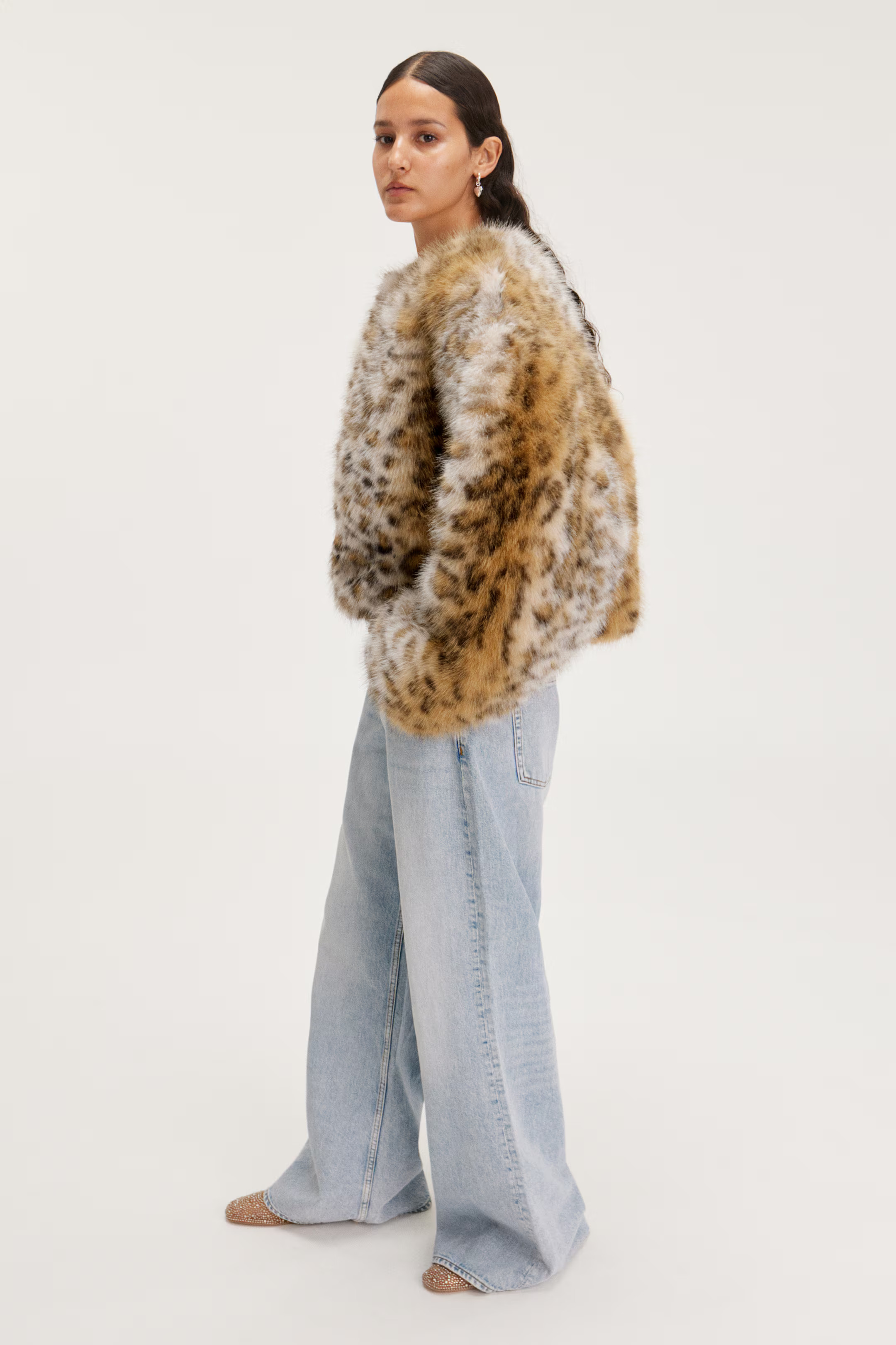 Kort jasje van imitatiebont | H&M (DE, AT, CH, NL, FI)