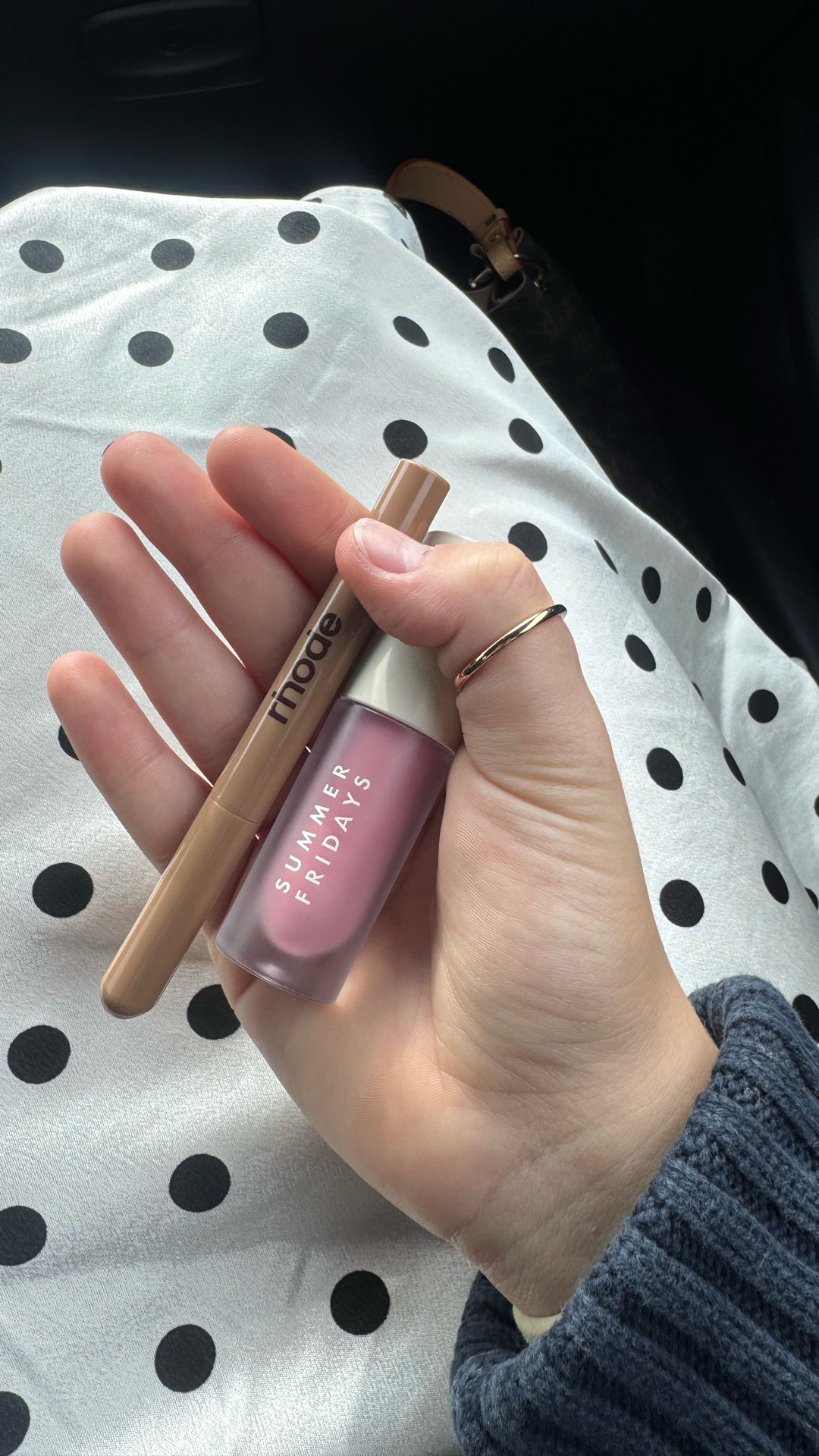 lippe of the day! So moisturizing on a dry, fall day! 
