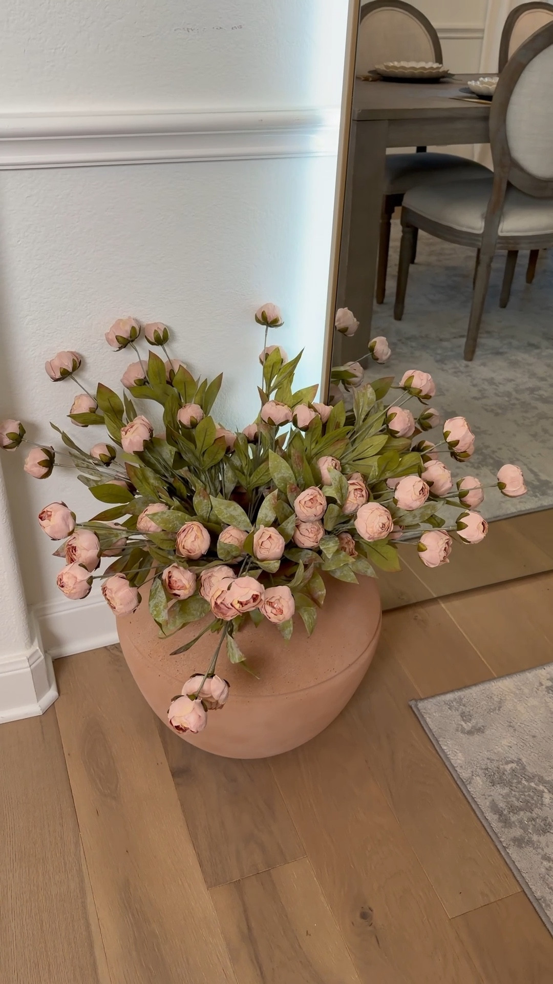 These arrived as I was running out the door but had to throw them in a vase. I’ll play with the arrangement but love this oversized look for Soring.

#LTKSeasonal #LTKHome