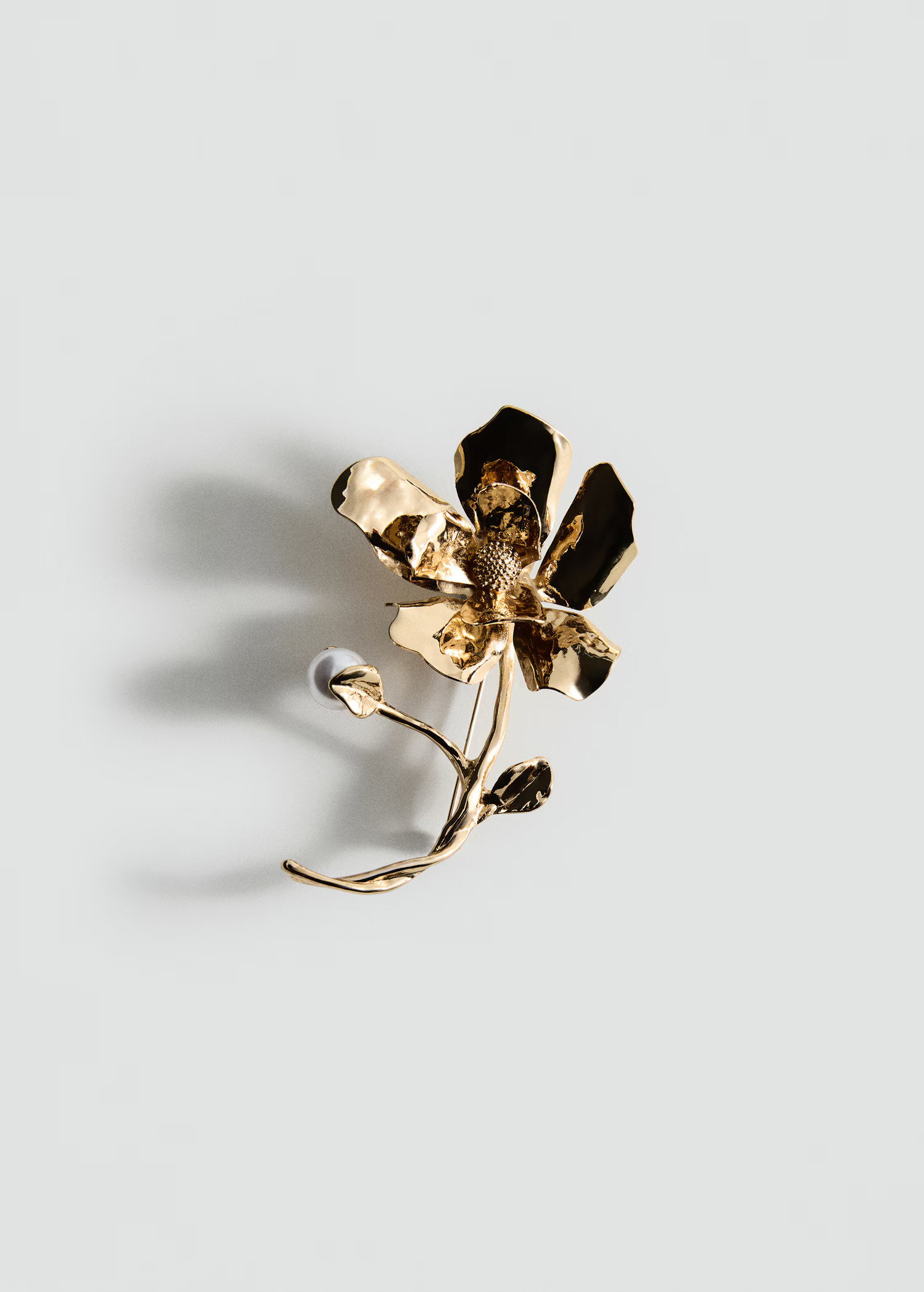 Flower brooch | Mango (US/MX/AU)